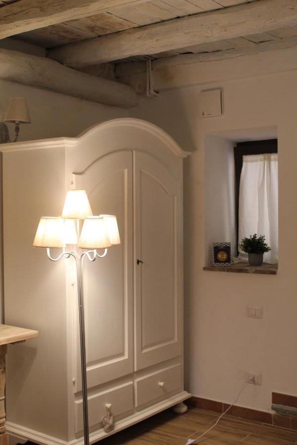 Livia'S Charming Room トレヴィニャーノ・ロマーノ エクステリア 写真
