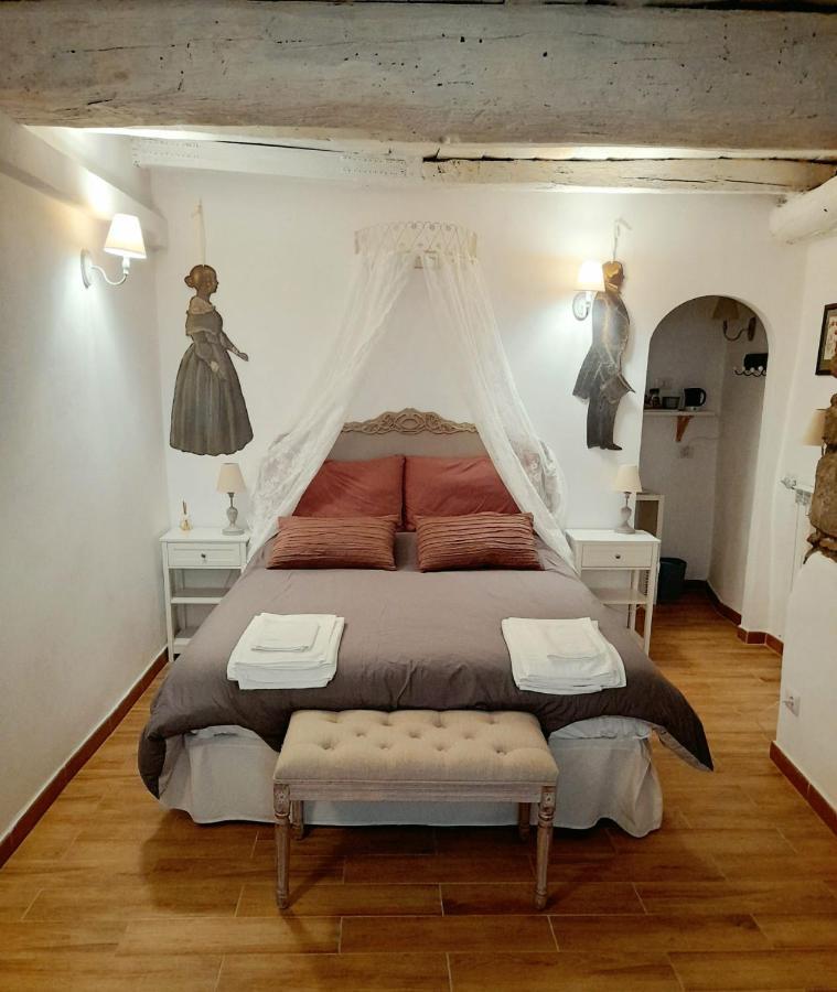 Livia'S Charming Room トレヴィニャーノ・ロマーノ エクステリア 写真